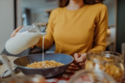 Sales of raw milk have increased since the start of the avian influenza outbreak in cattle, according to NielsenIQ data. Image: Getty/milan2099